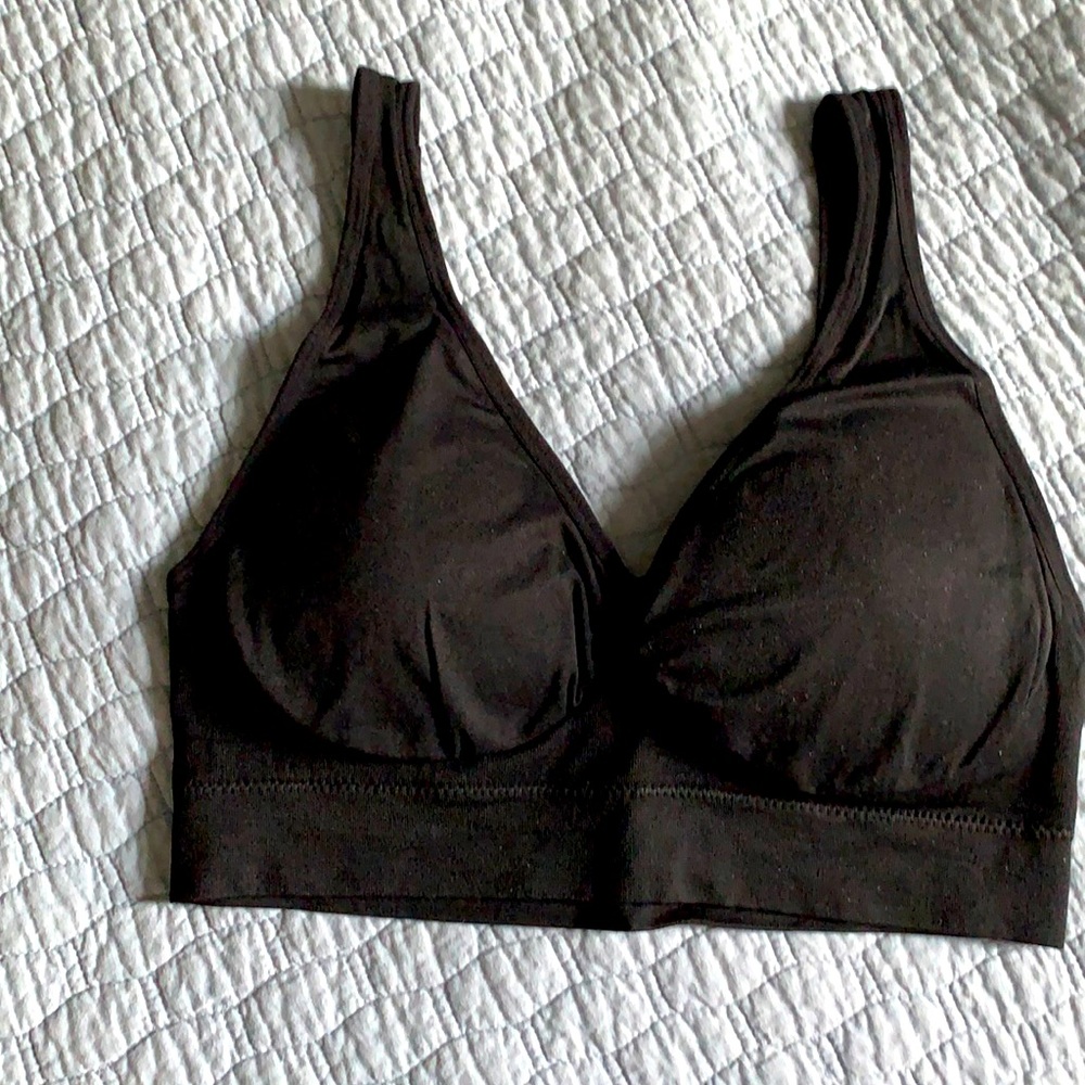 Black bra wire free no hooks pull-on NWT